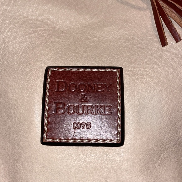 Dooney and Bourke leather tan purse - Picture 2 of 9